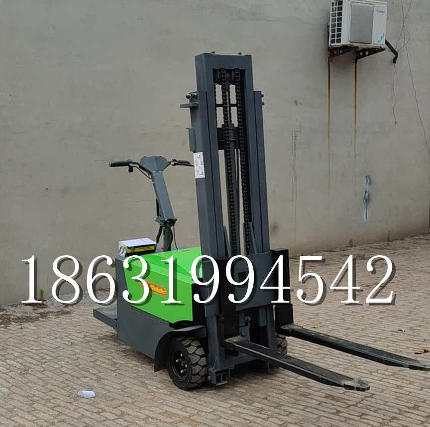 阿拉善右旗优程全电动叉车插腿式堆高车液压装卸车1.5吨升高小型站驾式铲车