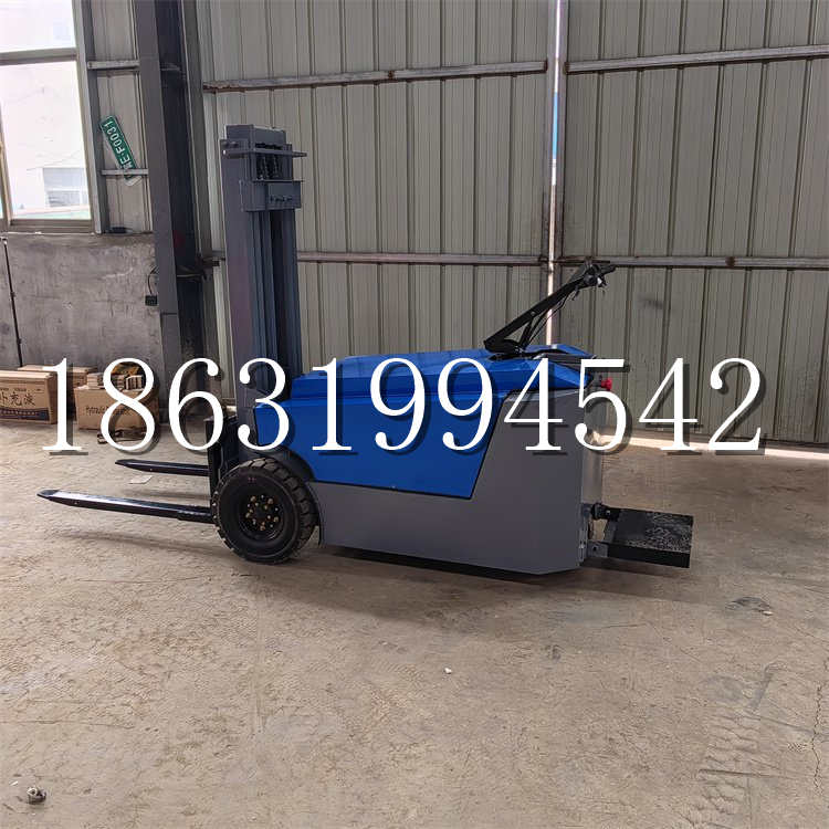 阿拉善右旗全电动叉车插腿式堆高车液压装卸车1.5吨升高小型站驾式铲车